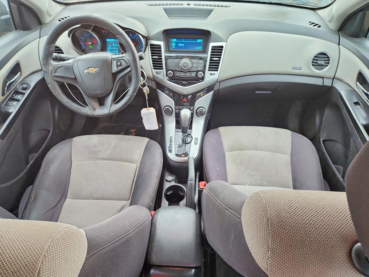 2013 CHEVROLET CRUZE LS photo 22