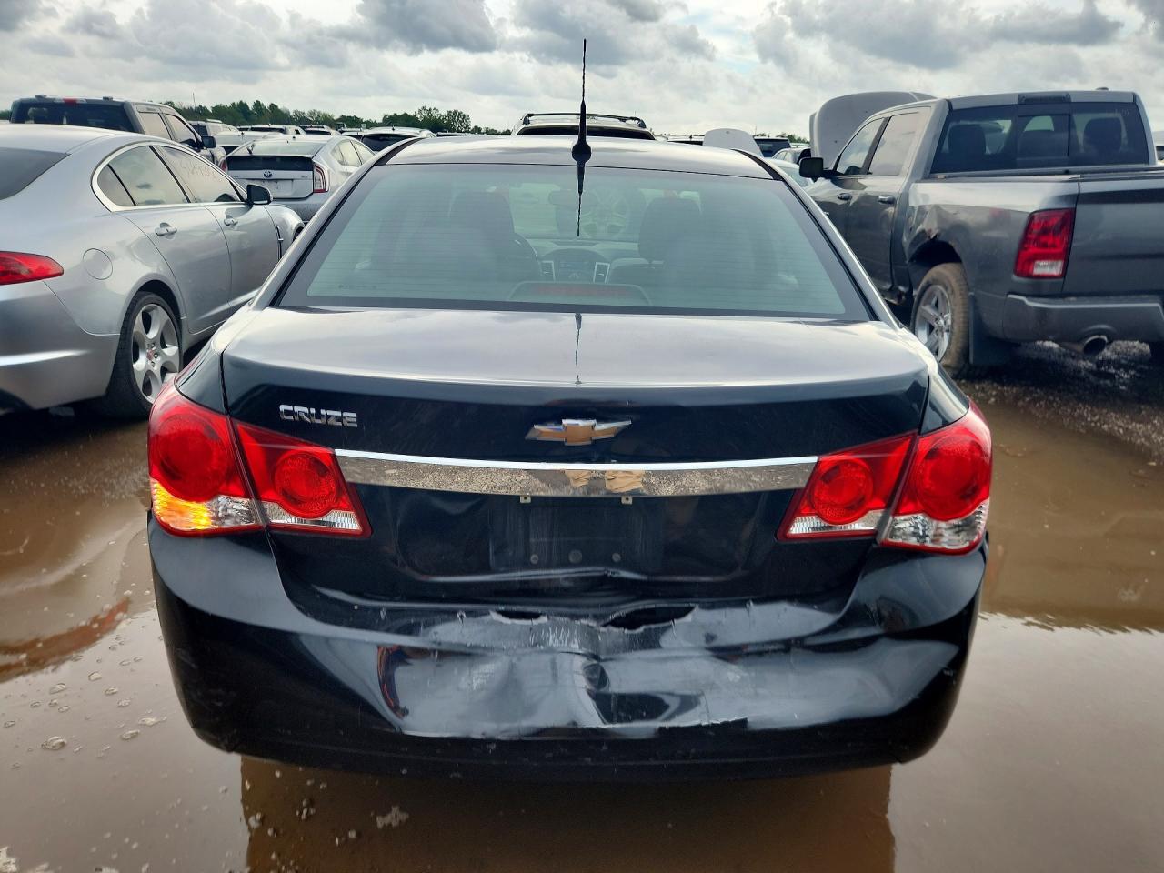 2013 CHEVROLET CRUZE LS photo 16