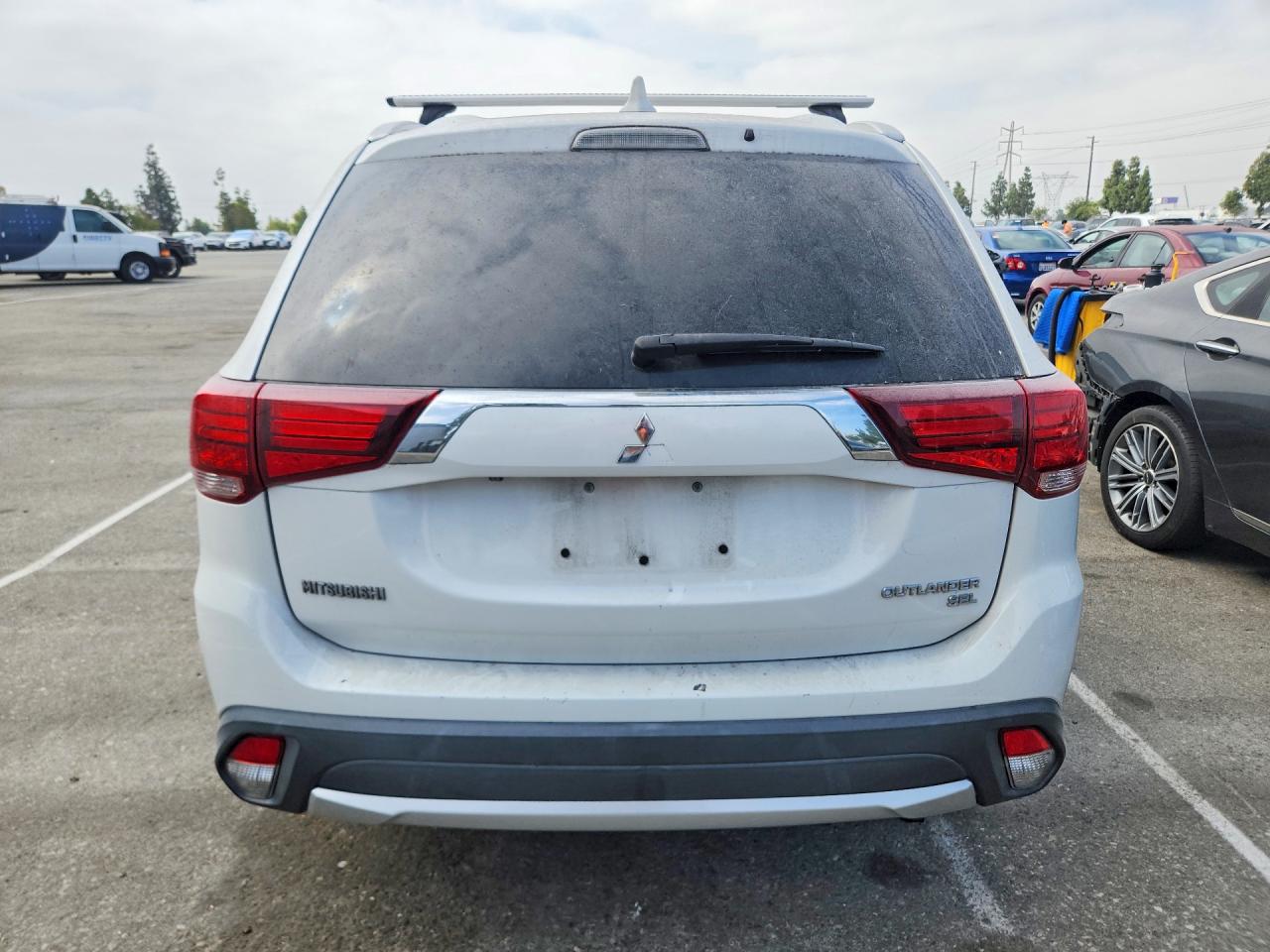2018 MITSUBISHI OUTLANDER SE photo 6