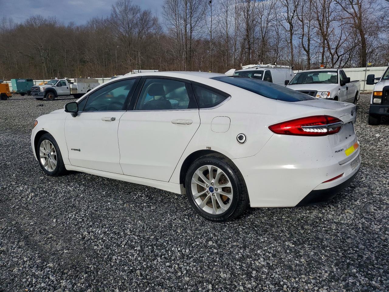 2019 FORD FUSION SE photo 4
