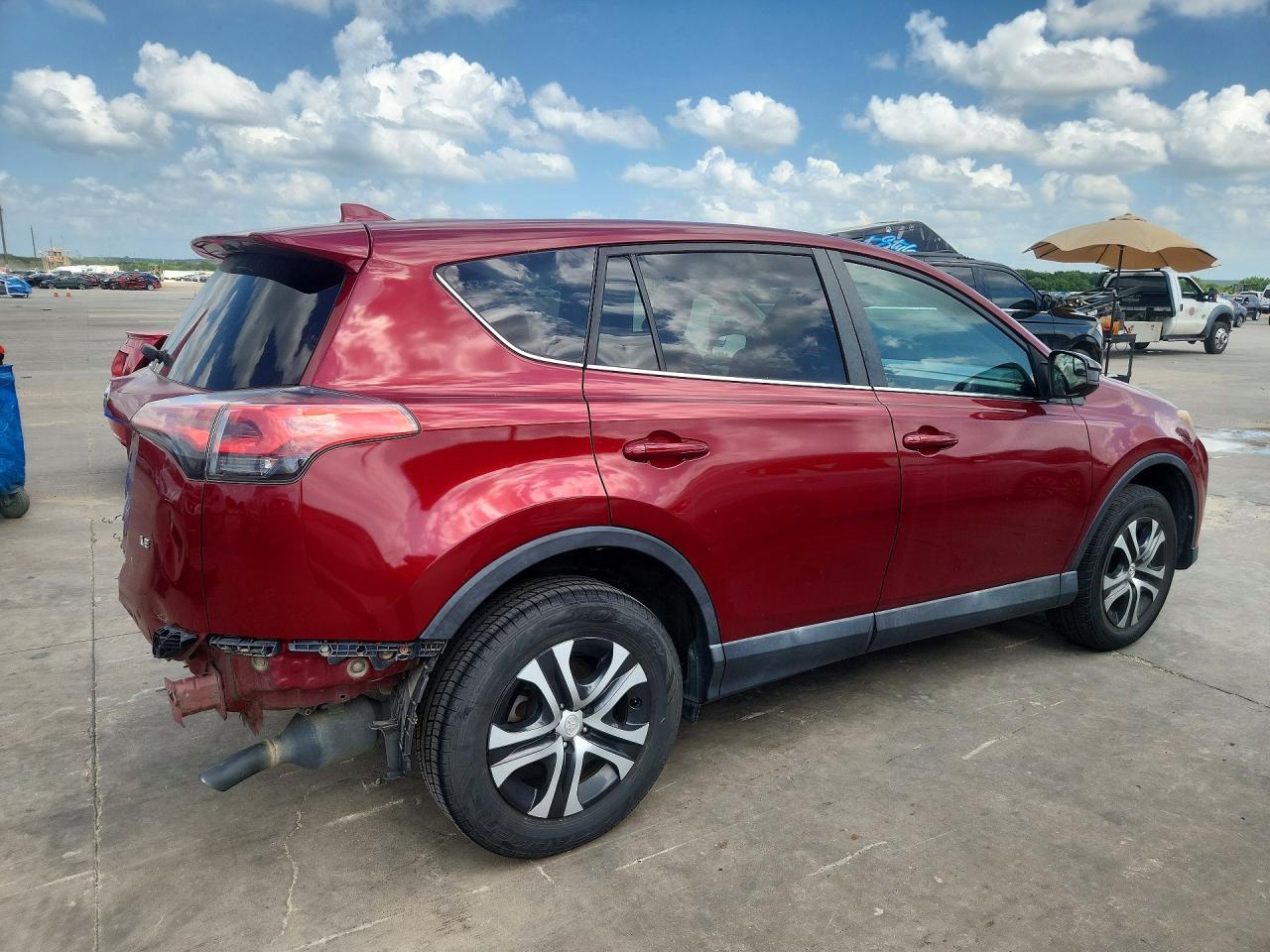 2018 TOYOTA RAV4 LE photo 7