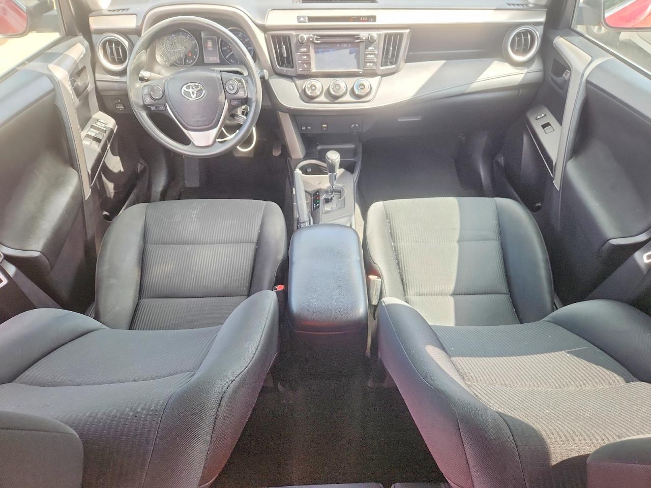 2018 TOYOTA RAV4 LE photo 22