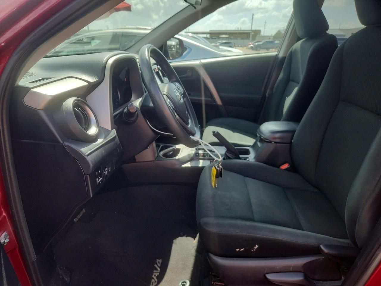 2018 TOYOTA RAV4 LE photo 19