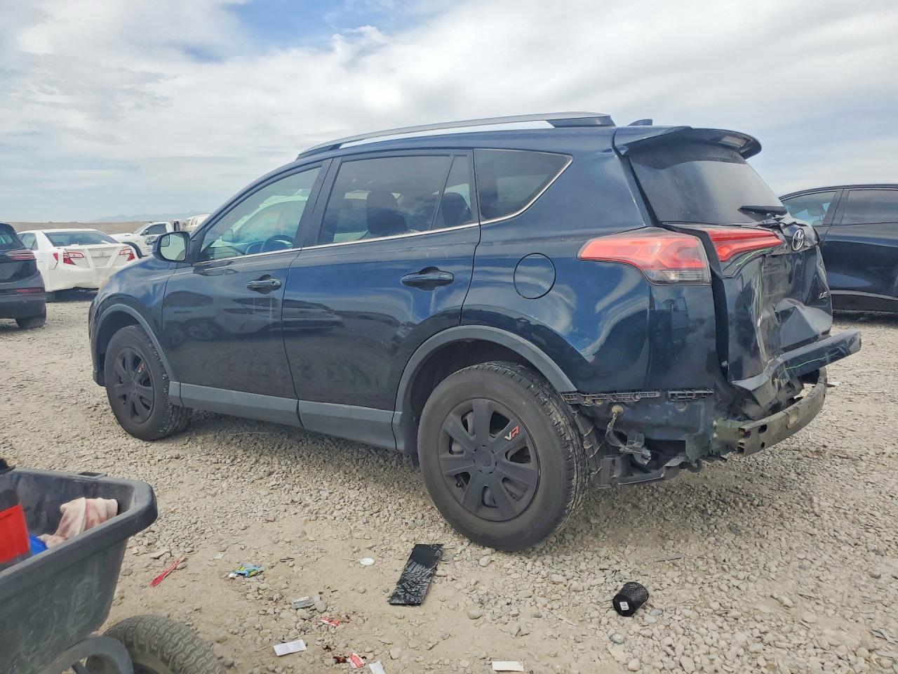 2017 TOYOTA RAV4 LE photo 4