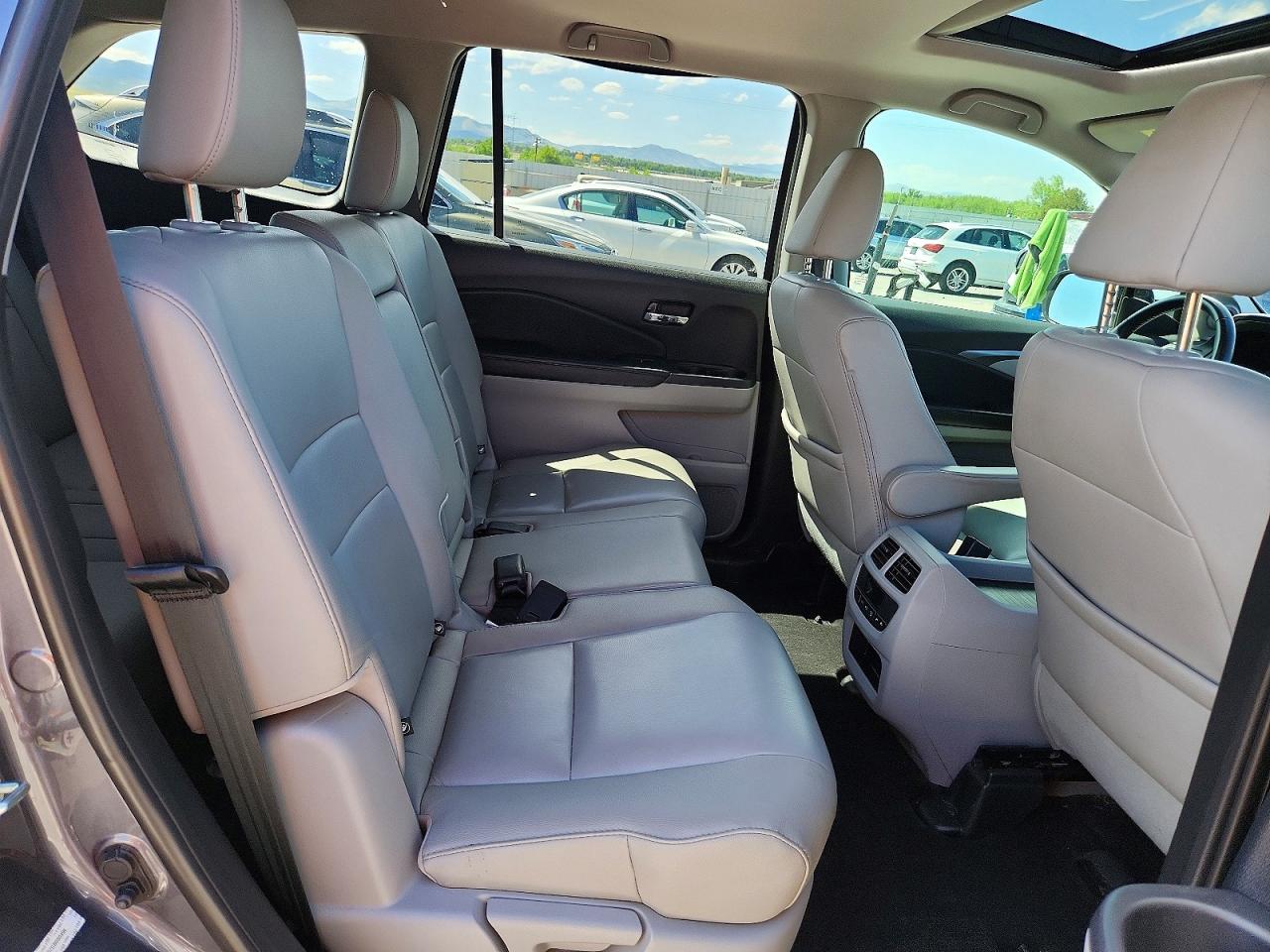 2016 HONDA PILOT EXL photo 21