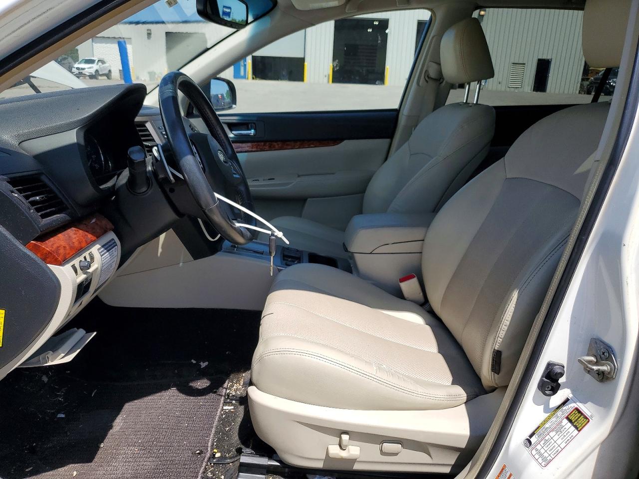 2012 SUBARU OUTBACK 3.6R LIMITED photo 19
