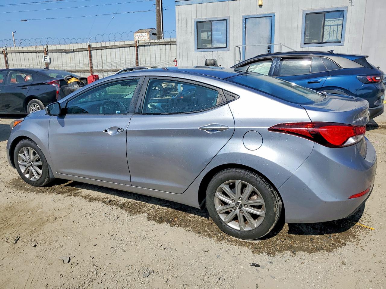 2016 HYUNDAI ELANTRA SE photo 3