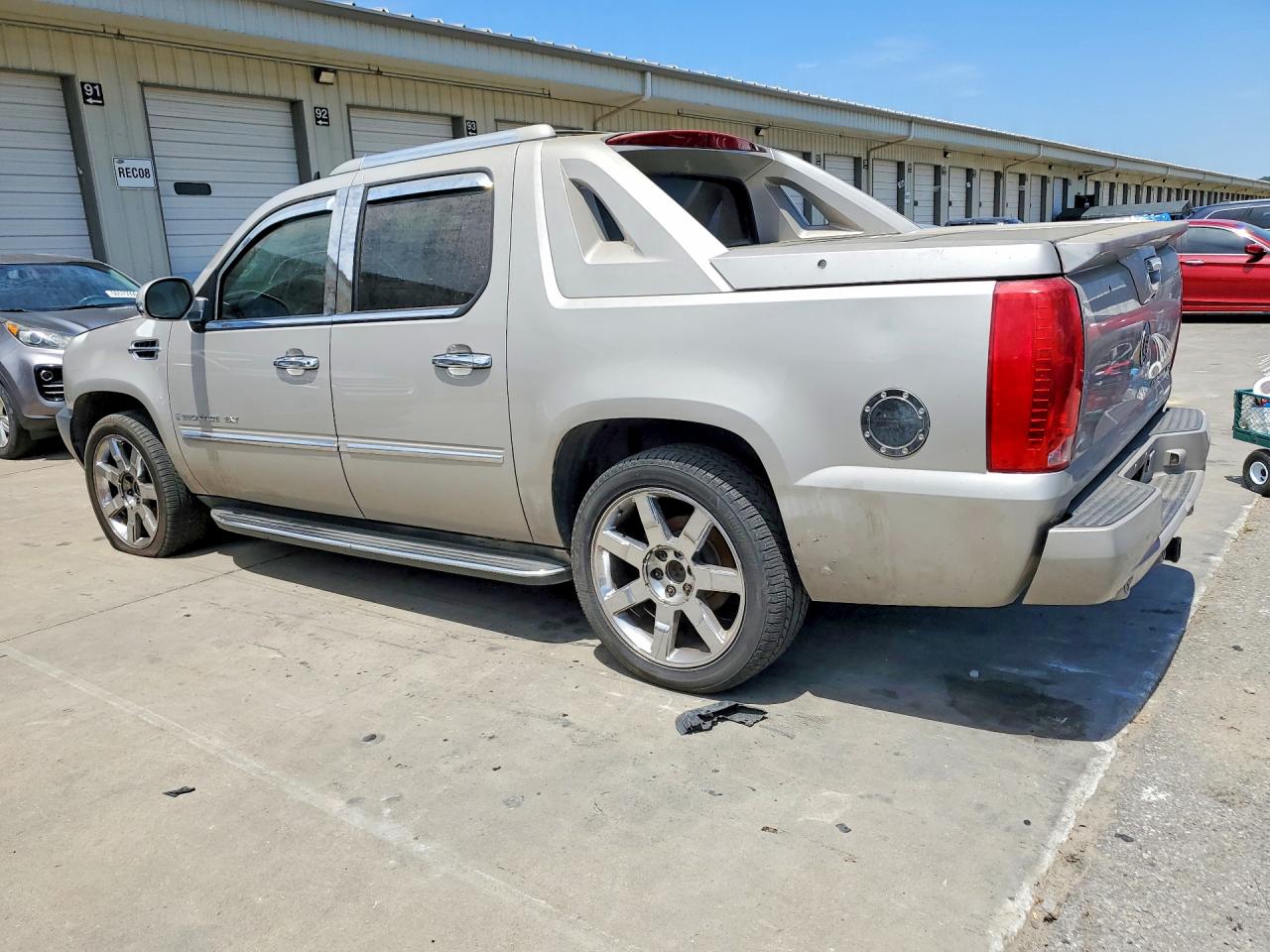 2007 CADILLAC ESCALADE EXT photo 3