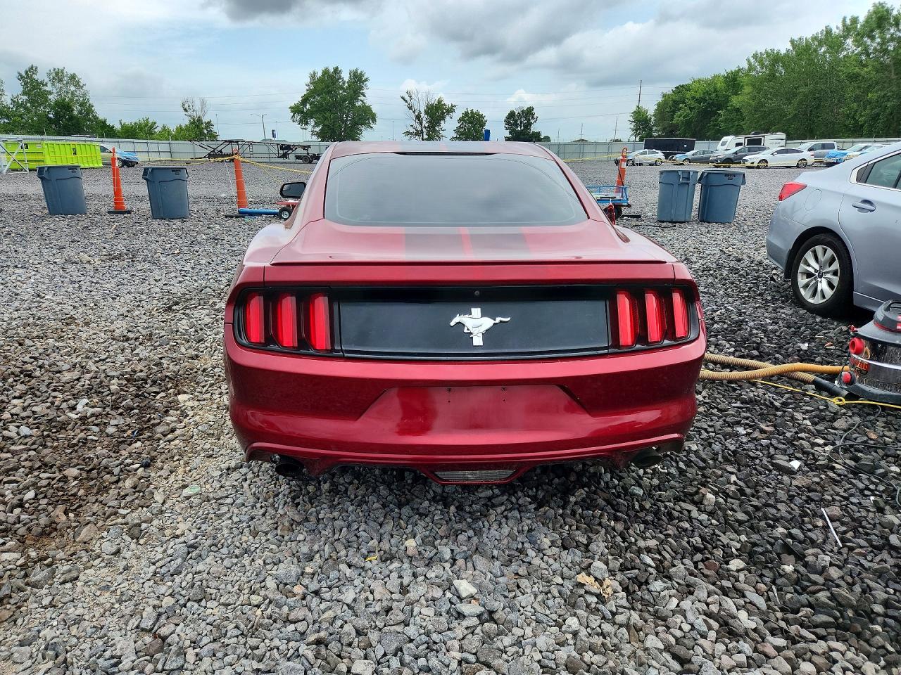 2016 FORD MUSTANG photo 16