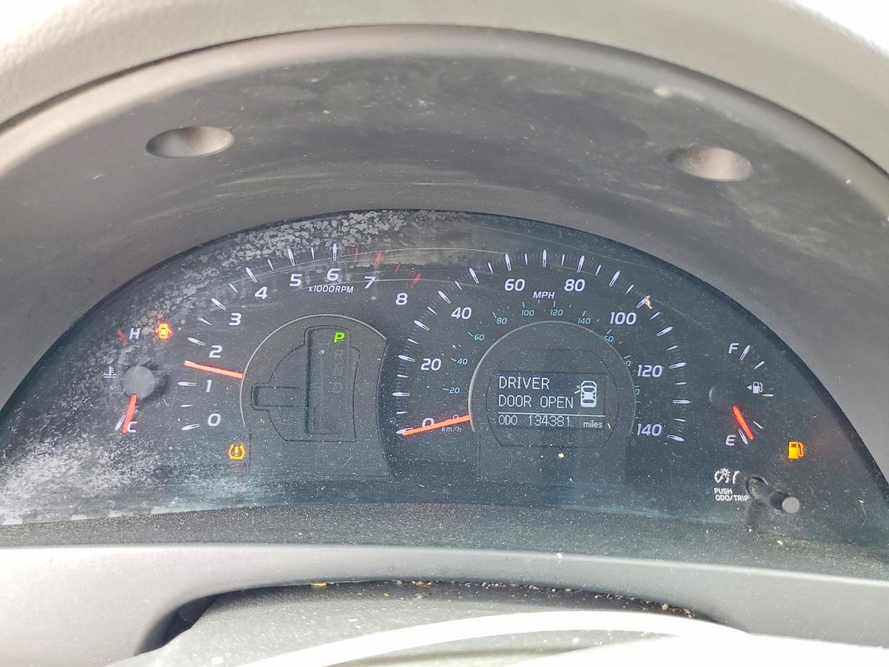 2011 TOYOTA CAMRY XLE photo 9