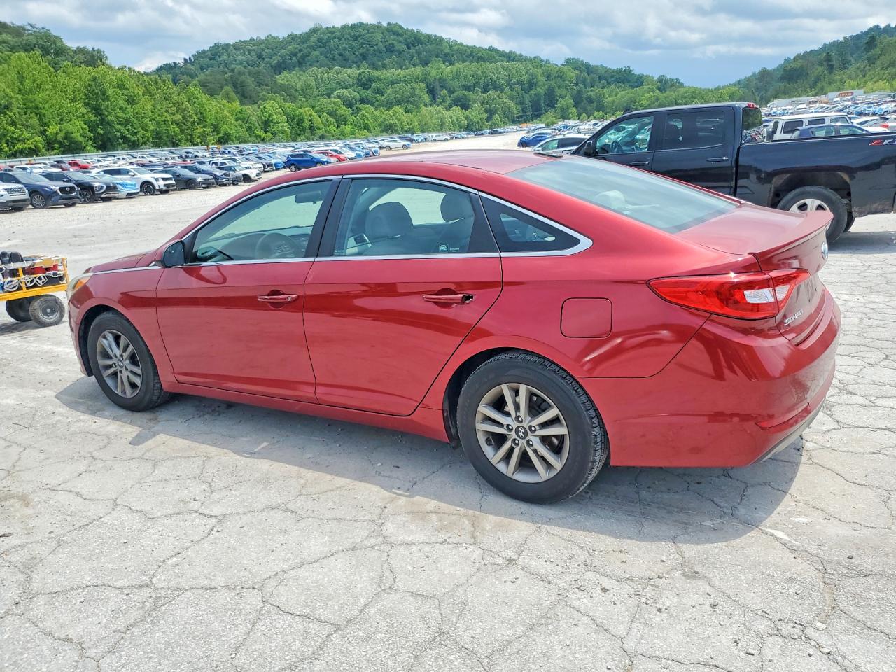 2015 HYUNDAI SONATA SE photo 4