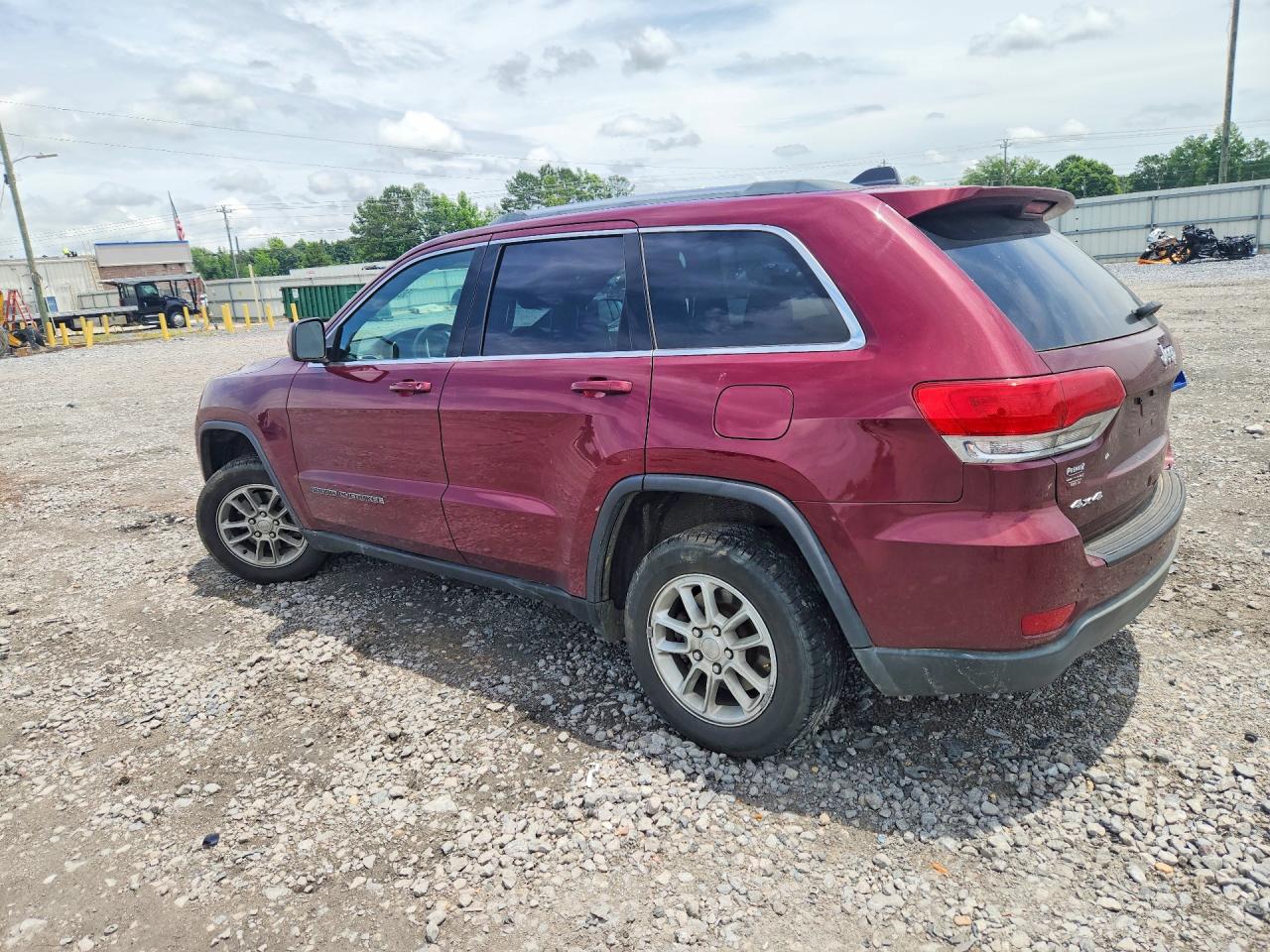 2018 JEEP GRAND CHEROKEE LAREDO photo 3