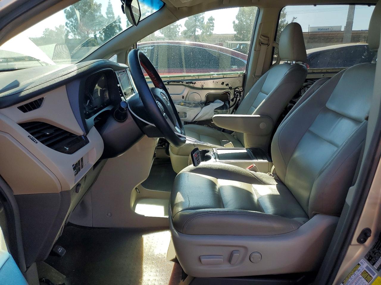 2016 TOYOTA SIENNA XLE 8-PASSENGER photo 7