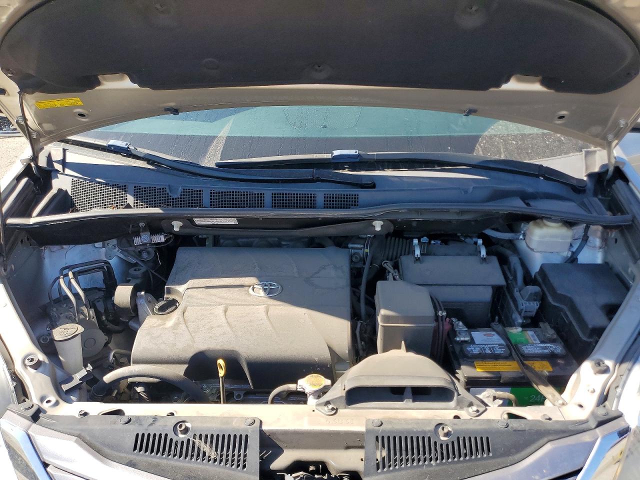 2016 TOYOTA SIENNA XLE 8-PASSENGER photo 12