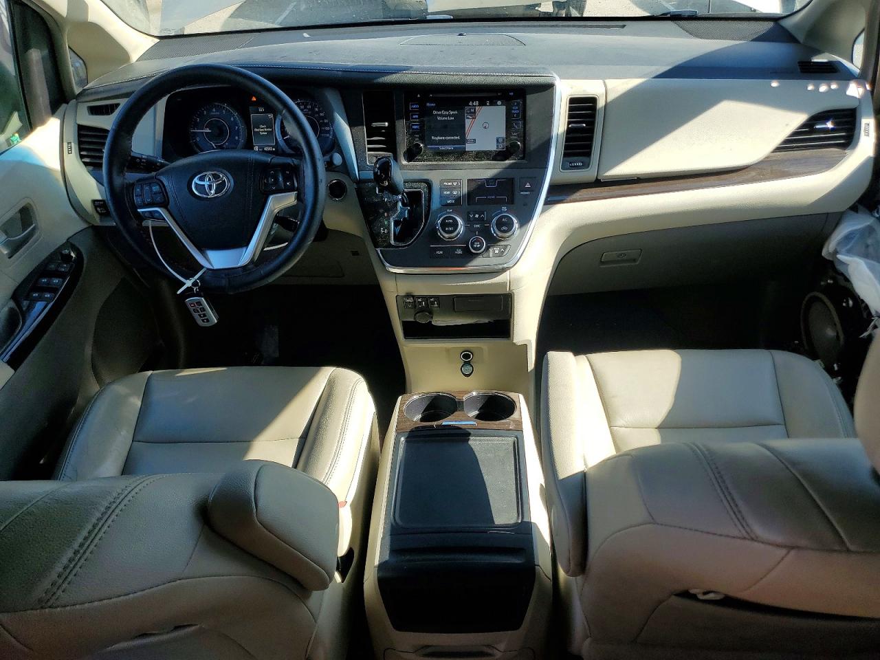 2016 TOYOTA SIENNA XLE 8-PASSENGER photo 8