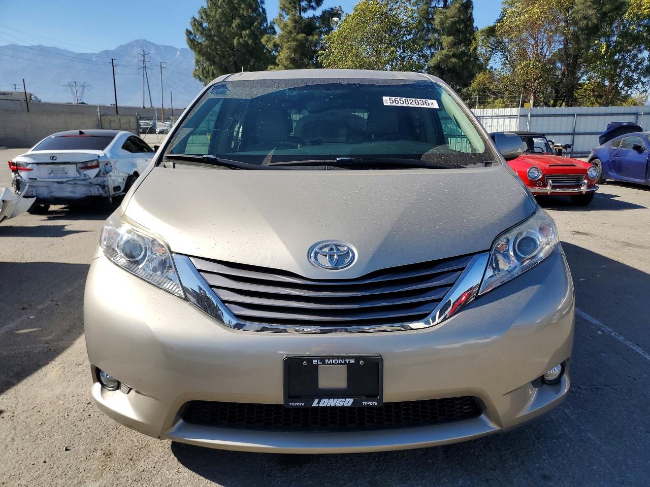2016 TOYOTA SIENNA XLE 8-PASSENGER photo 5