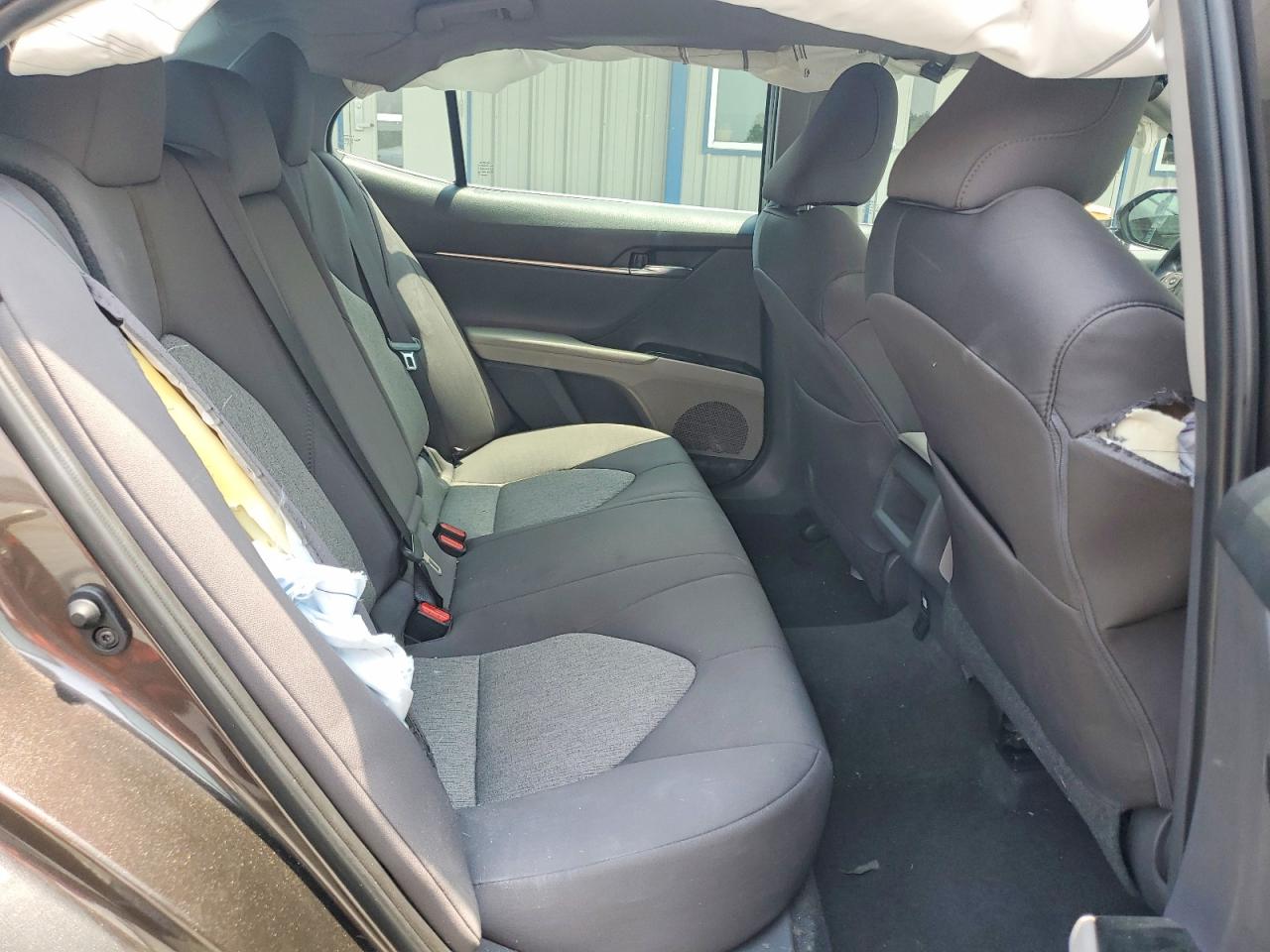 2020 TOYOTA CAMRY LE photo 19