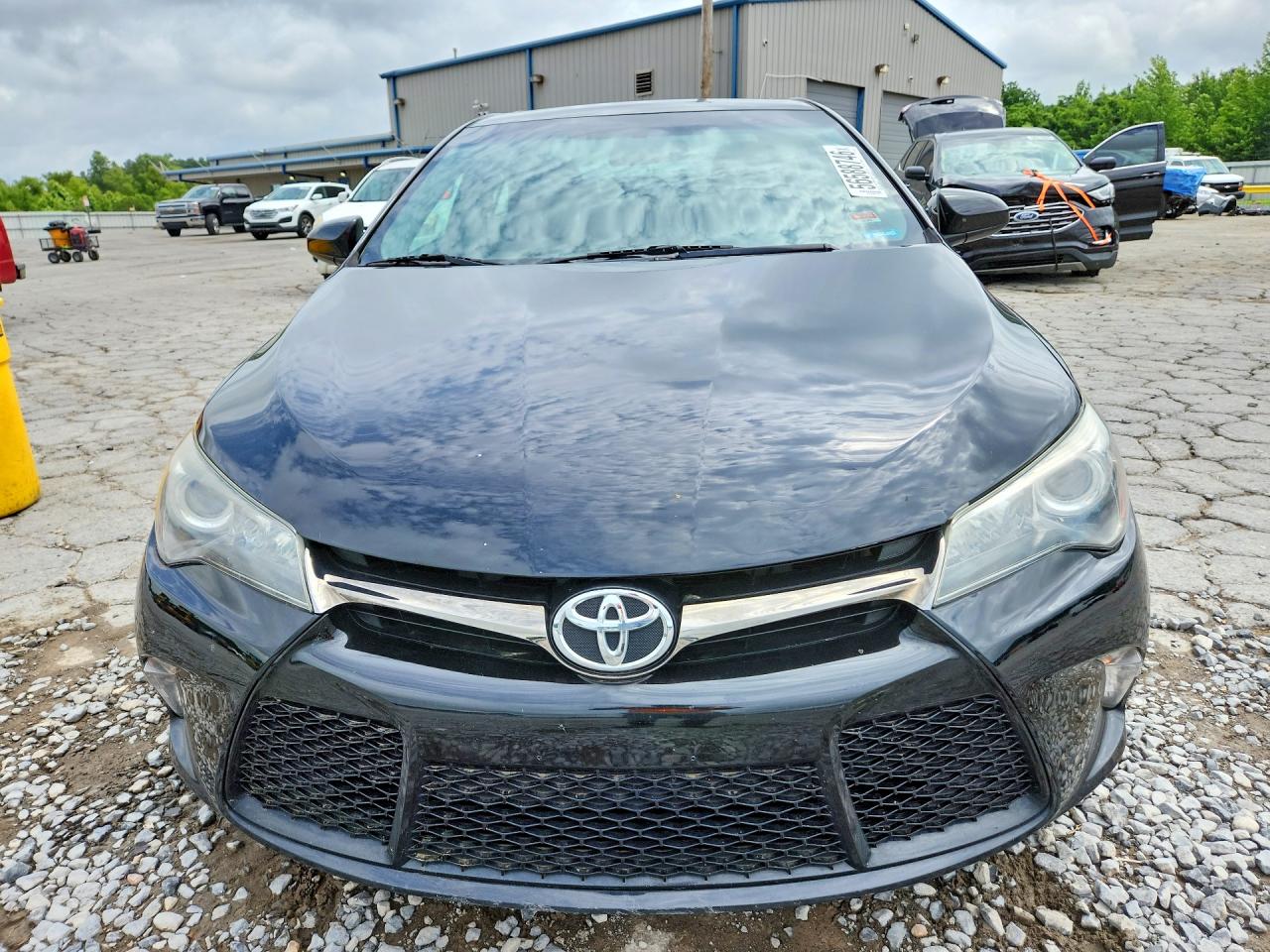 2017 TOYOTA CAMRY SE photo 13
