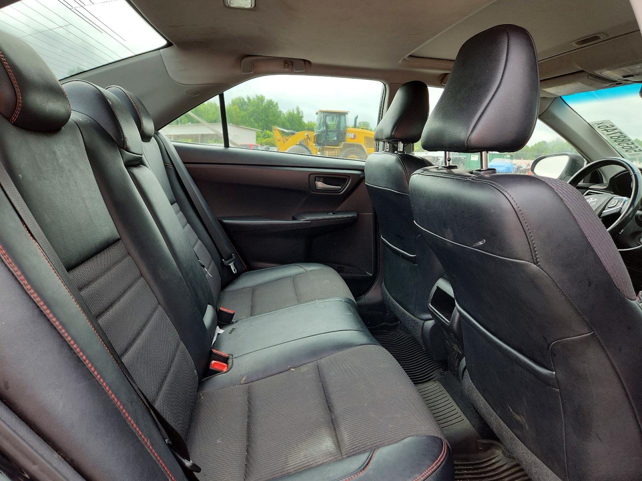 2017 TOYOTA CAMRY SE photo 28