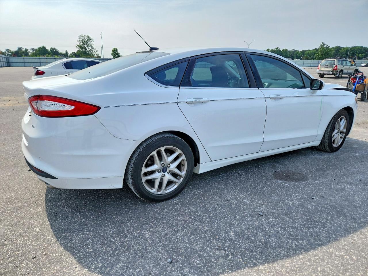 2016 FORD FUSION SE photo 5