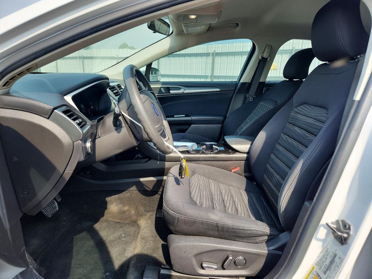 2016 FORD FUSION SE photo 13
