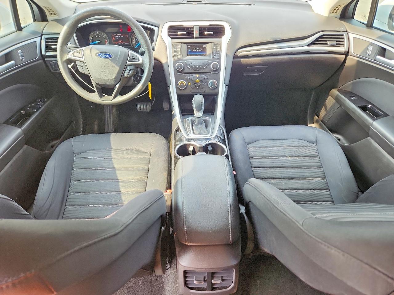 2016 FORD FUSION SE photo 15