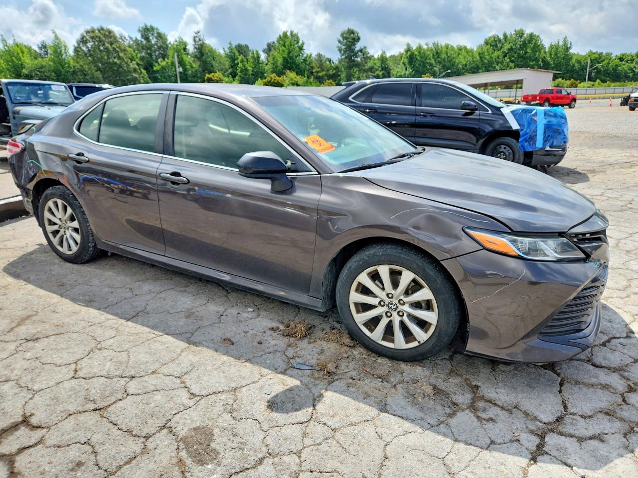 2018 TOYOTA CAMRY LE photo 4