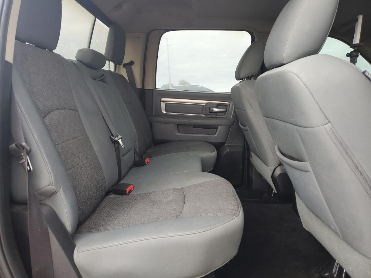 2016 RAM 1500 SLT photo 10