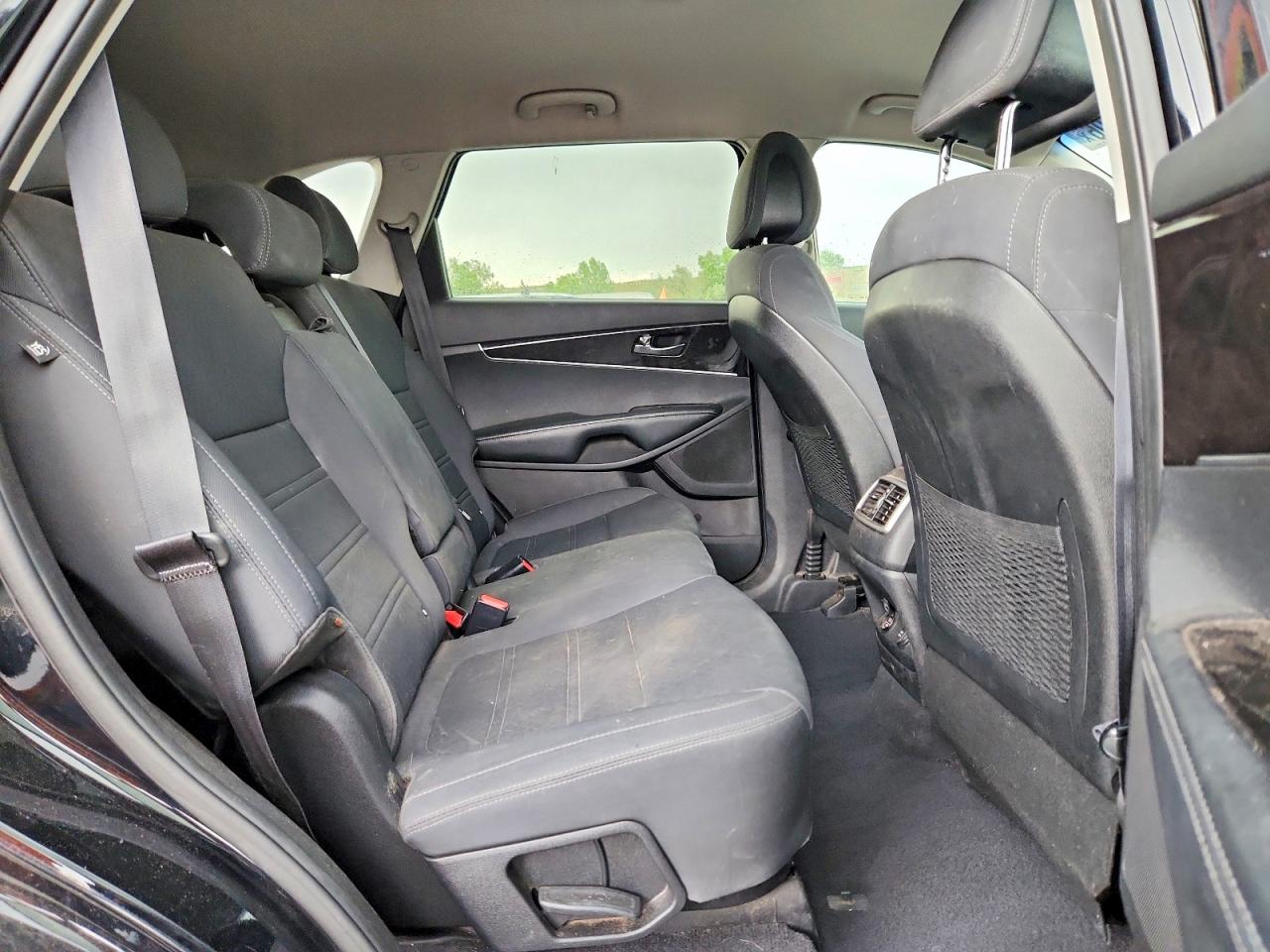 2016 KIA SORENTO LX V6 photo 21
