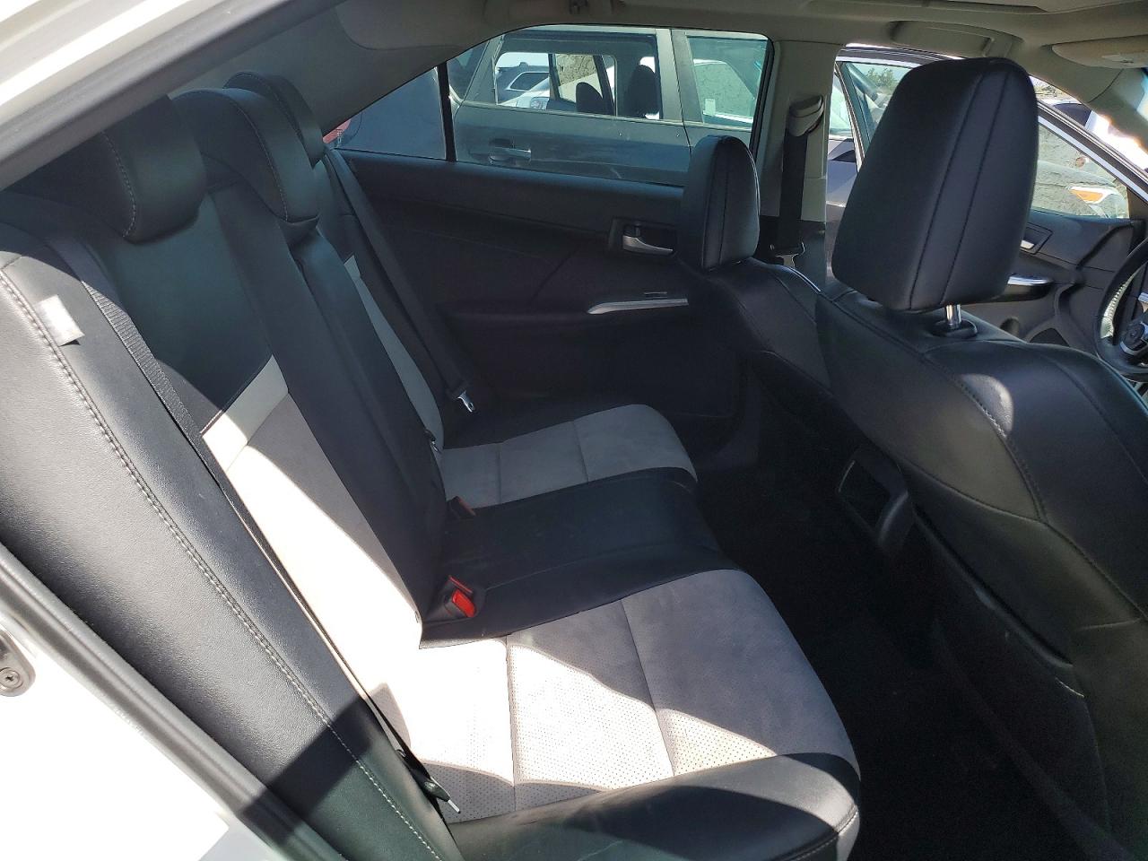2013 TOYOTA CAMRY SE photo 19