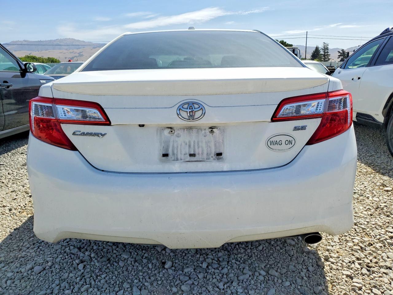 2013 TOYOTA CAMRY SE photo 11