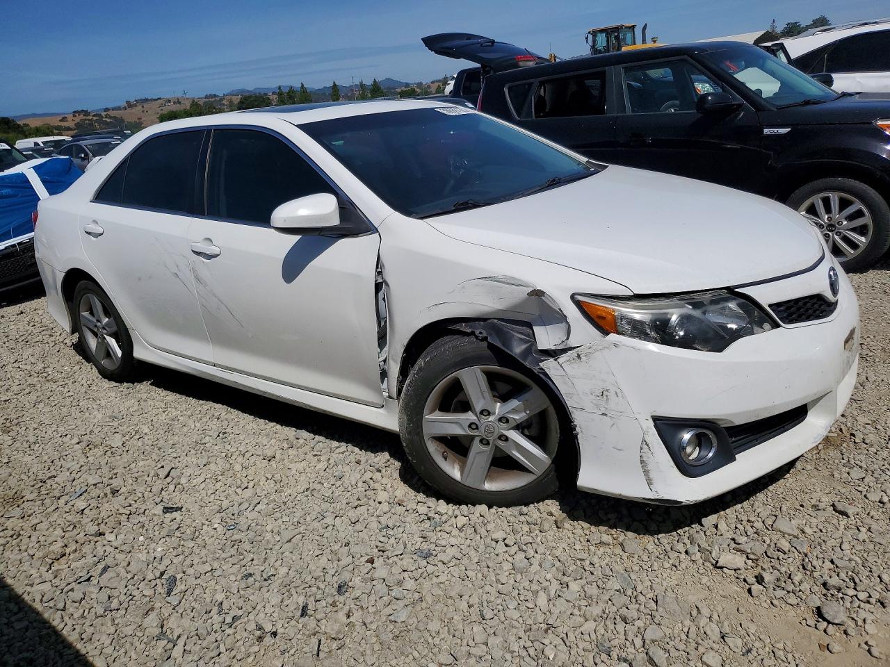 2013 TOYOTA CAMRY SE photo 7