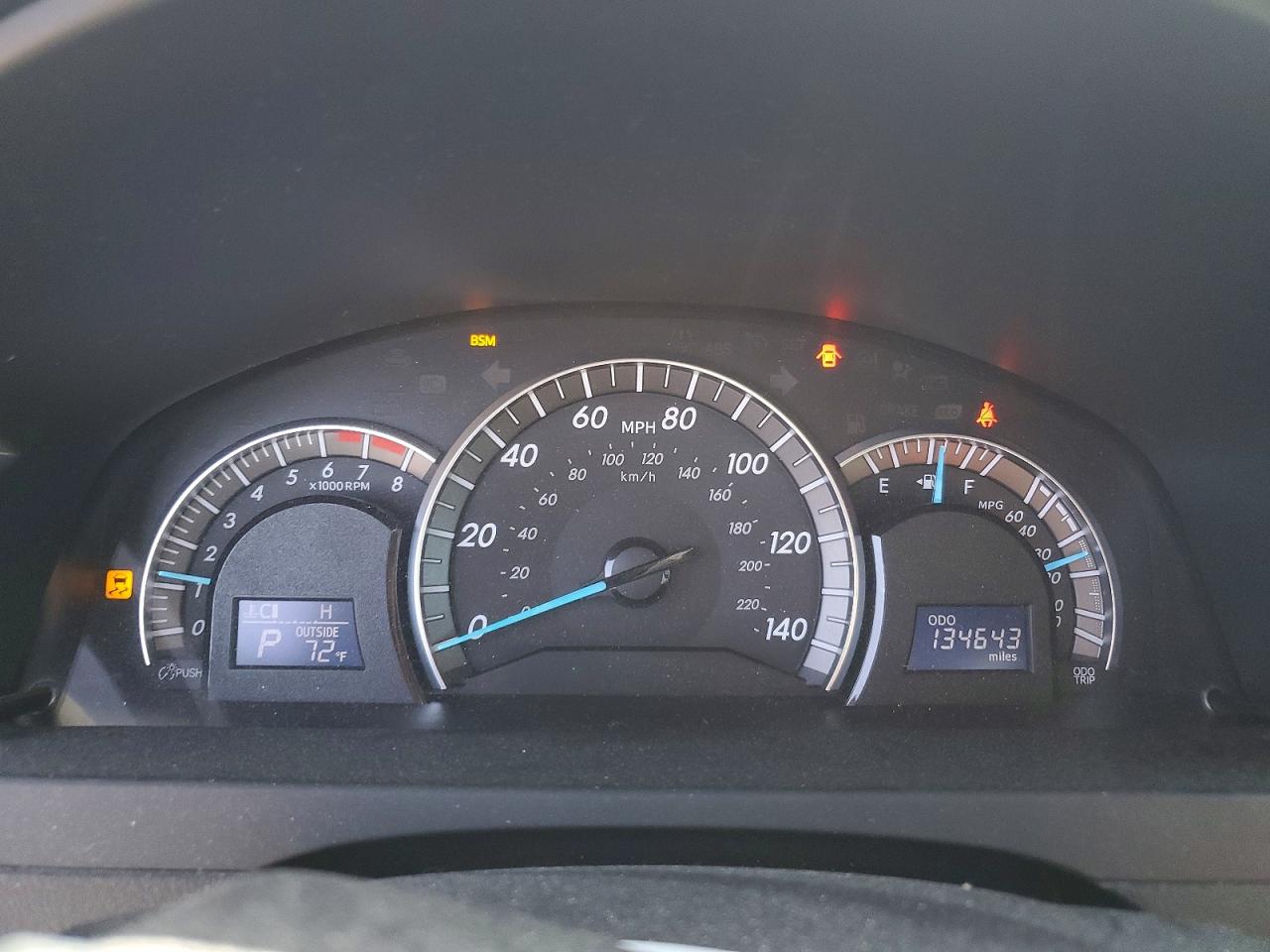 2013 TOYOTA CAMRY SE photo 17
