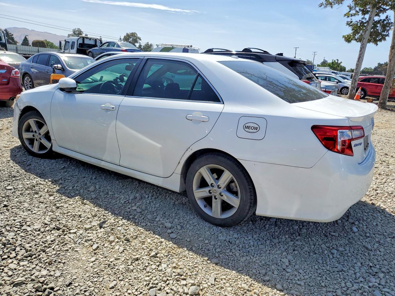 2013 TOYOTA CAMRY SE photo 3