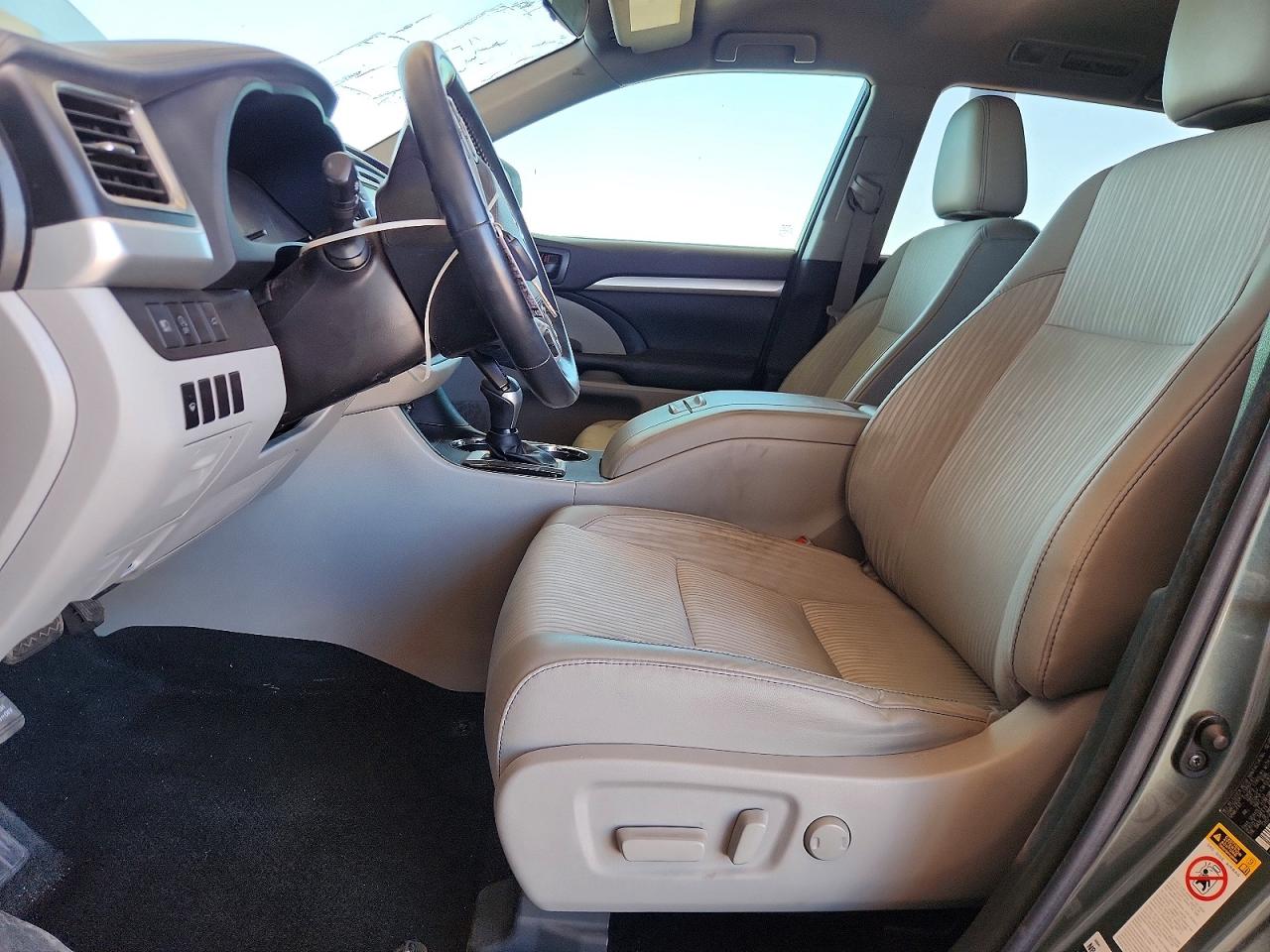 2017 TOYOTA HIGHLANDER LE PLUS photo 7