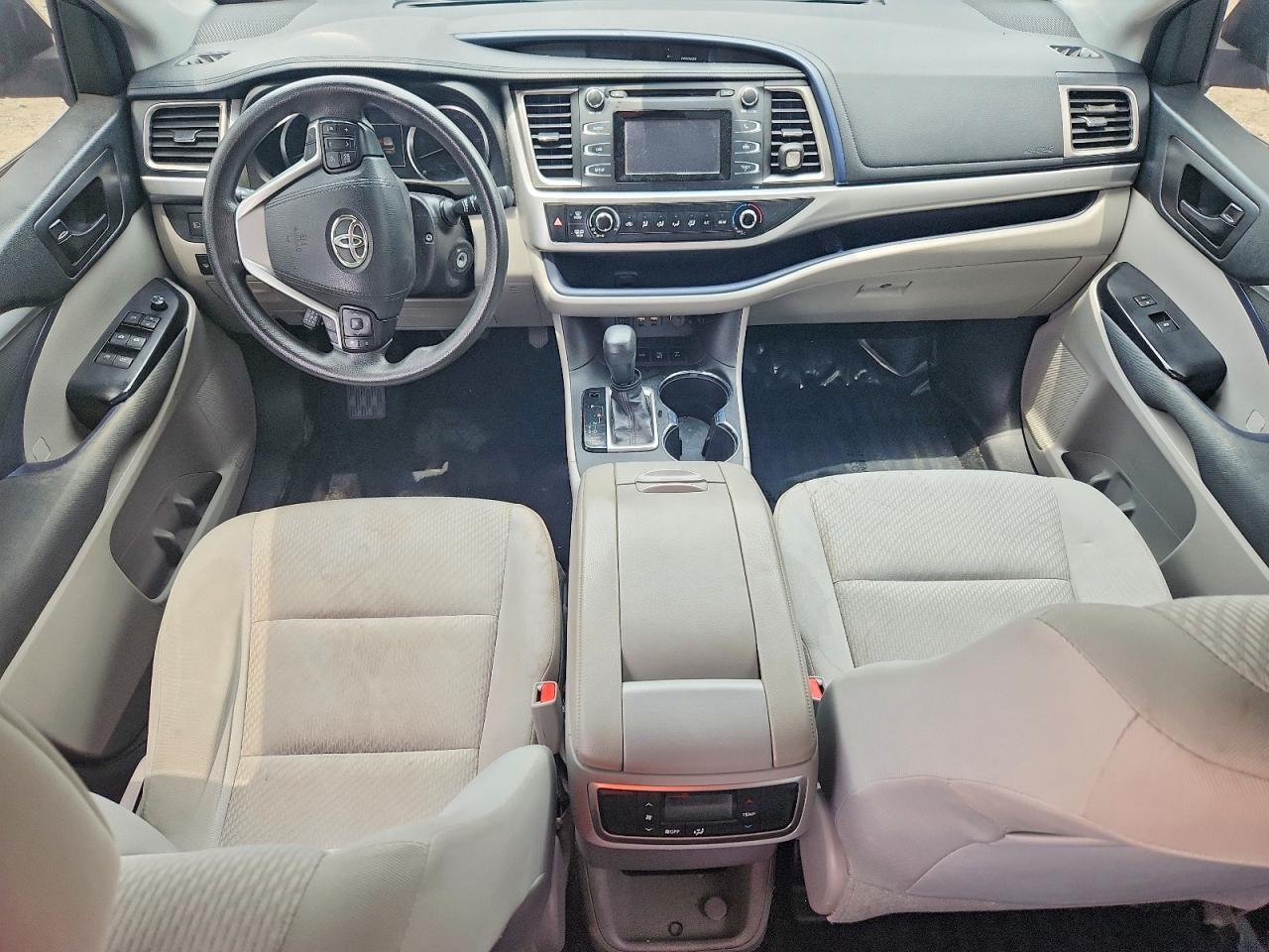 2019 TOYOTA HIGHLANDER LE photo 15