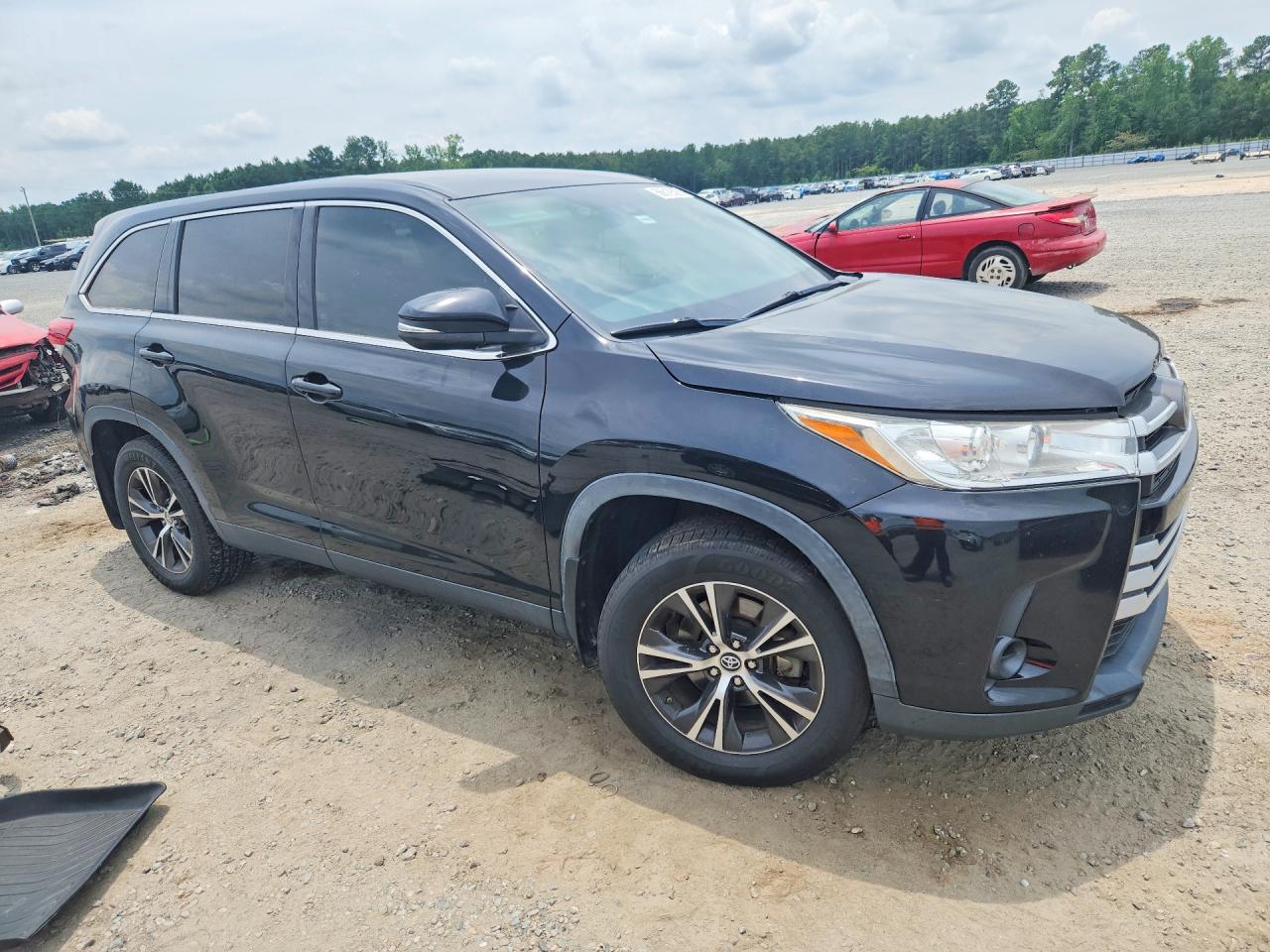 2019 TOYOTA HIGHLANDER LE photo 7