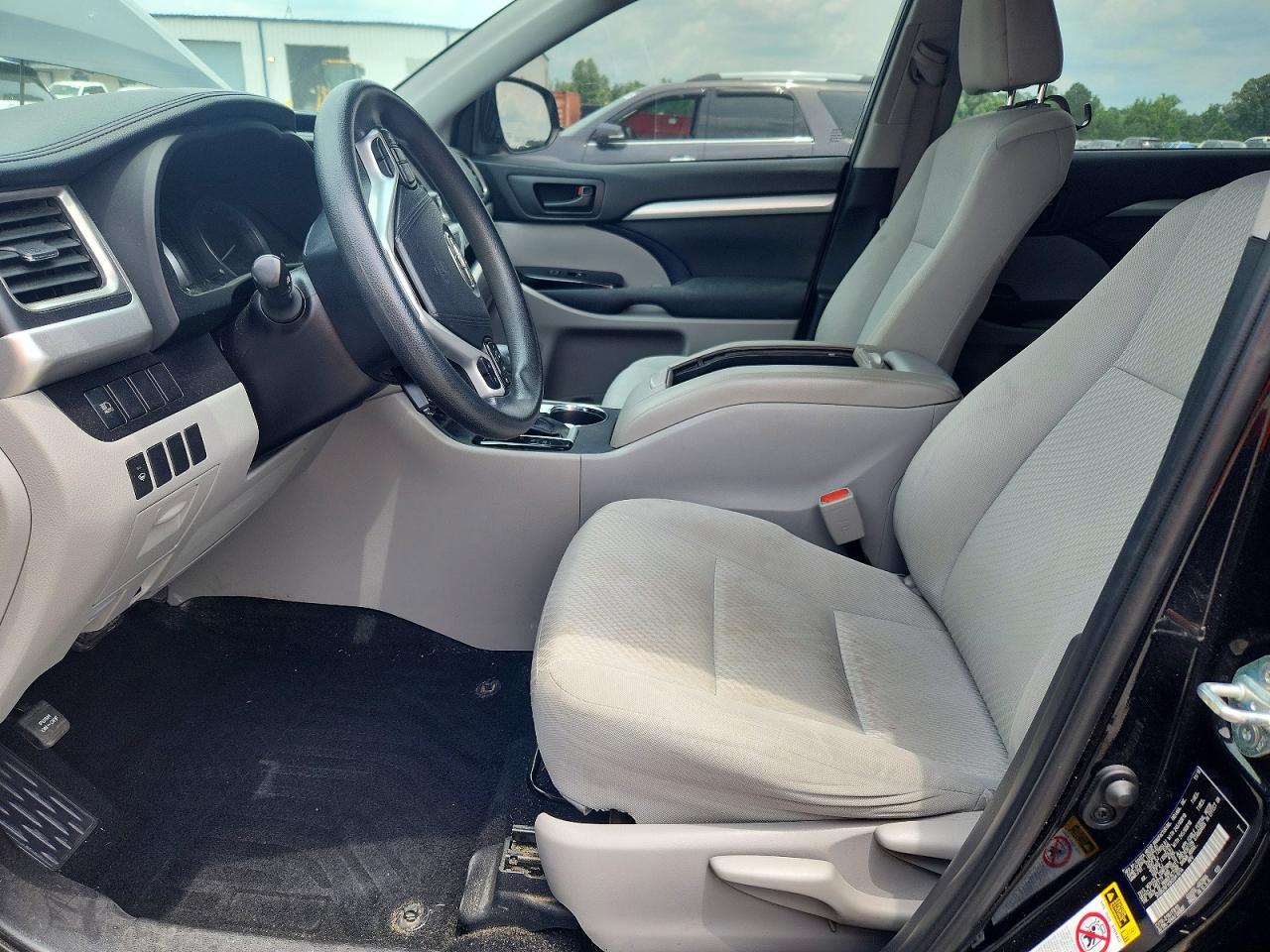 2019 TOYOTA HIGHLANDER LE photo 13