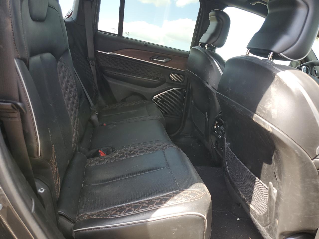 2022 JEEP GRAND CHEROKEE SUMMIT 4XE photo 11