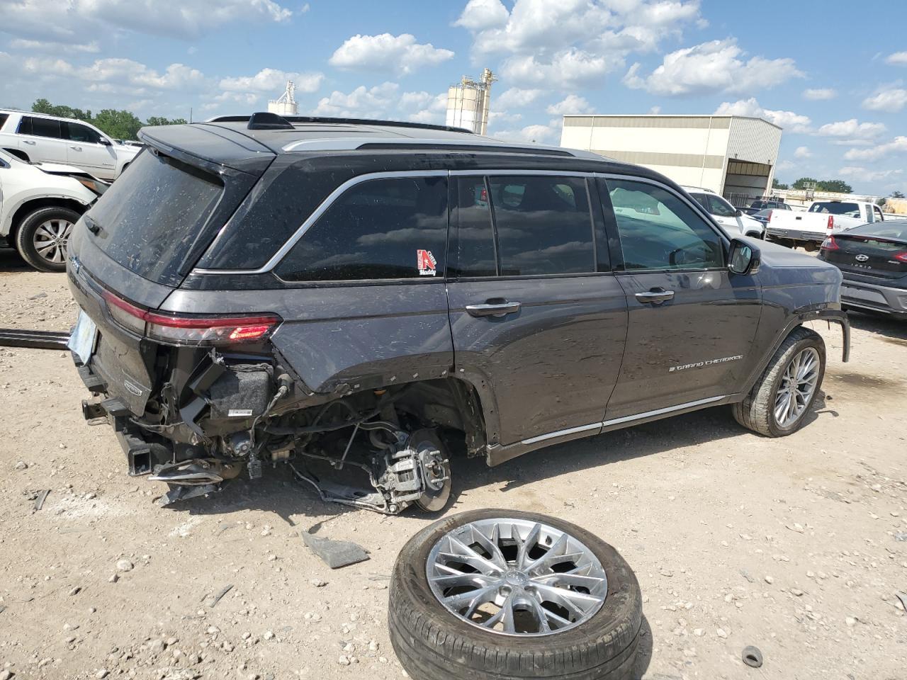 2022 JEEP GRAND CHEROKEE SUMMIT 4XE photo 3