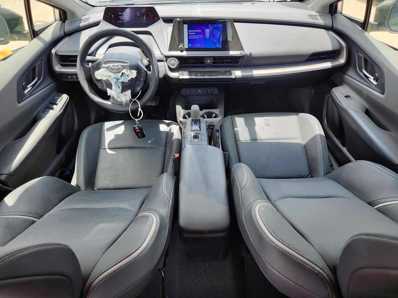 2024 TOYOTA PRIUS XLE photo 15