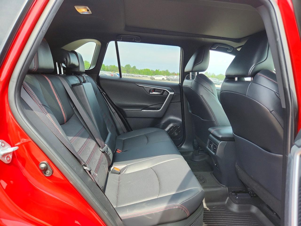 2021 TOYOTA RAV4 PRIME XSE photo 21