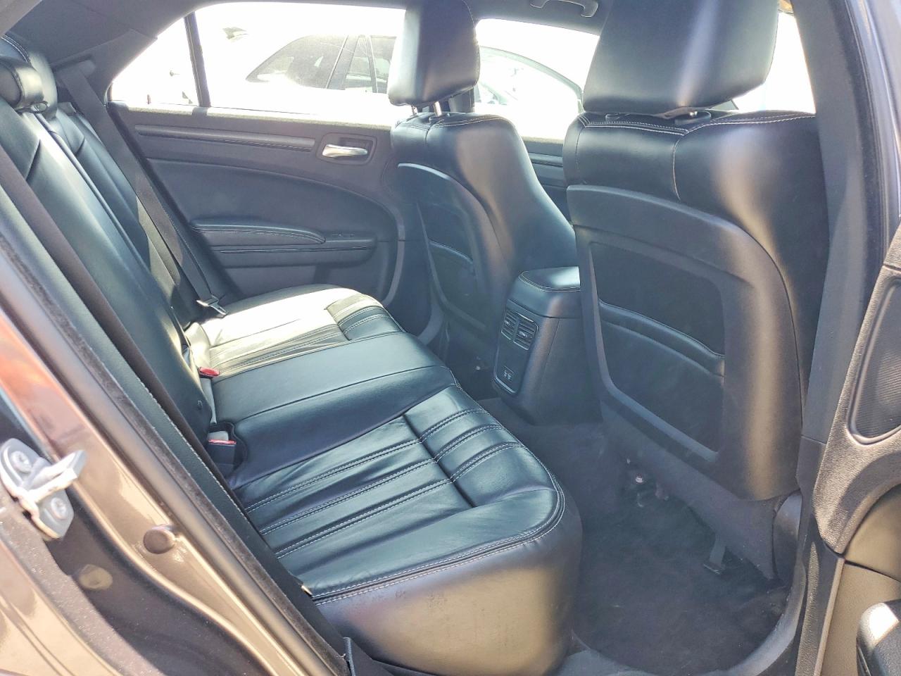 2016 CHRYSLER 300 S photo 19