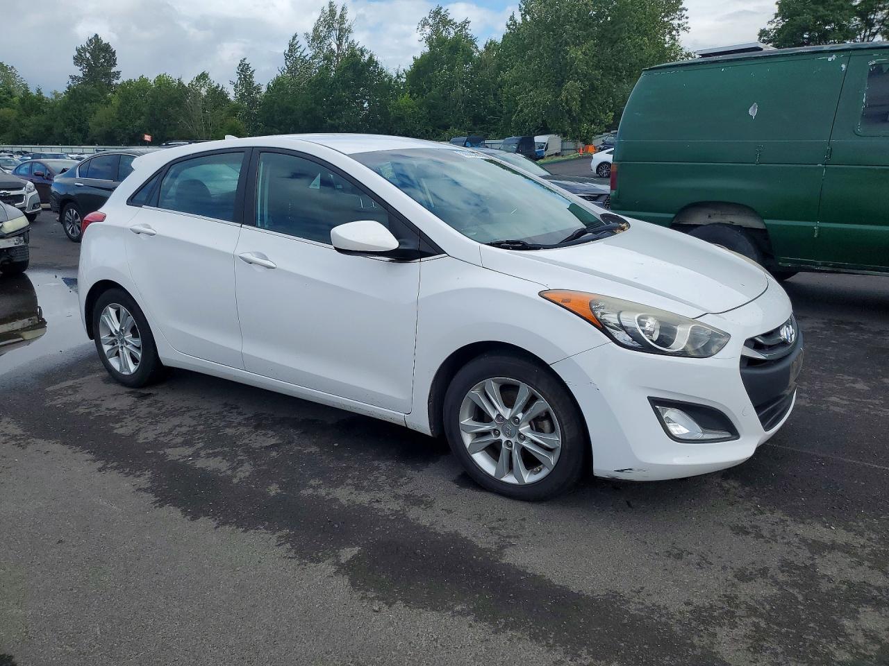 2013 HYUNDAI ELANTRA GT BASE photo 4