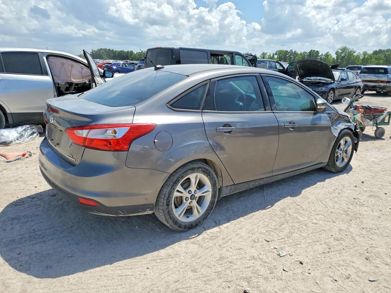 2014 FORD FOCUS SE photo 5