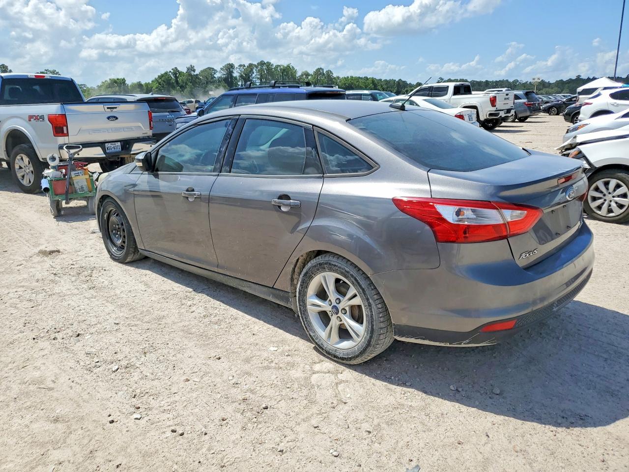 2014 FORD FOCUS SE photo 3