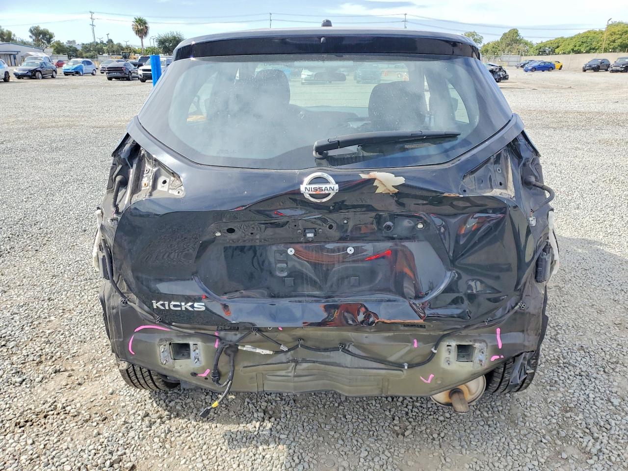 2020 NISSAN KICKS S photo 11