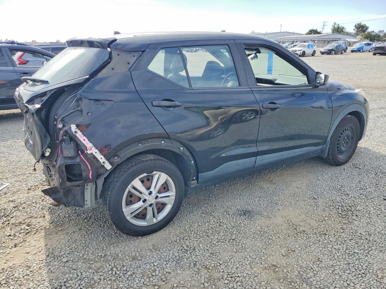 2020 NISSAN KICKS S photo 5