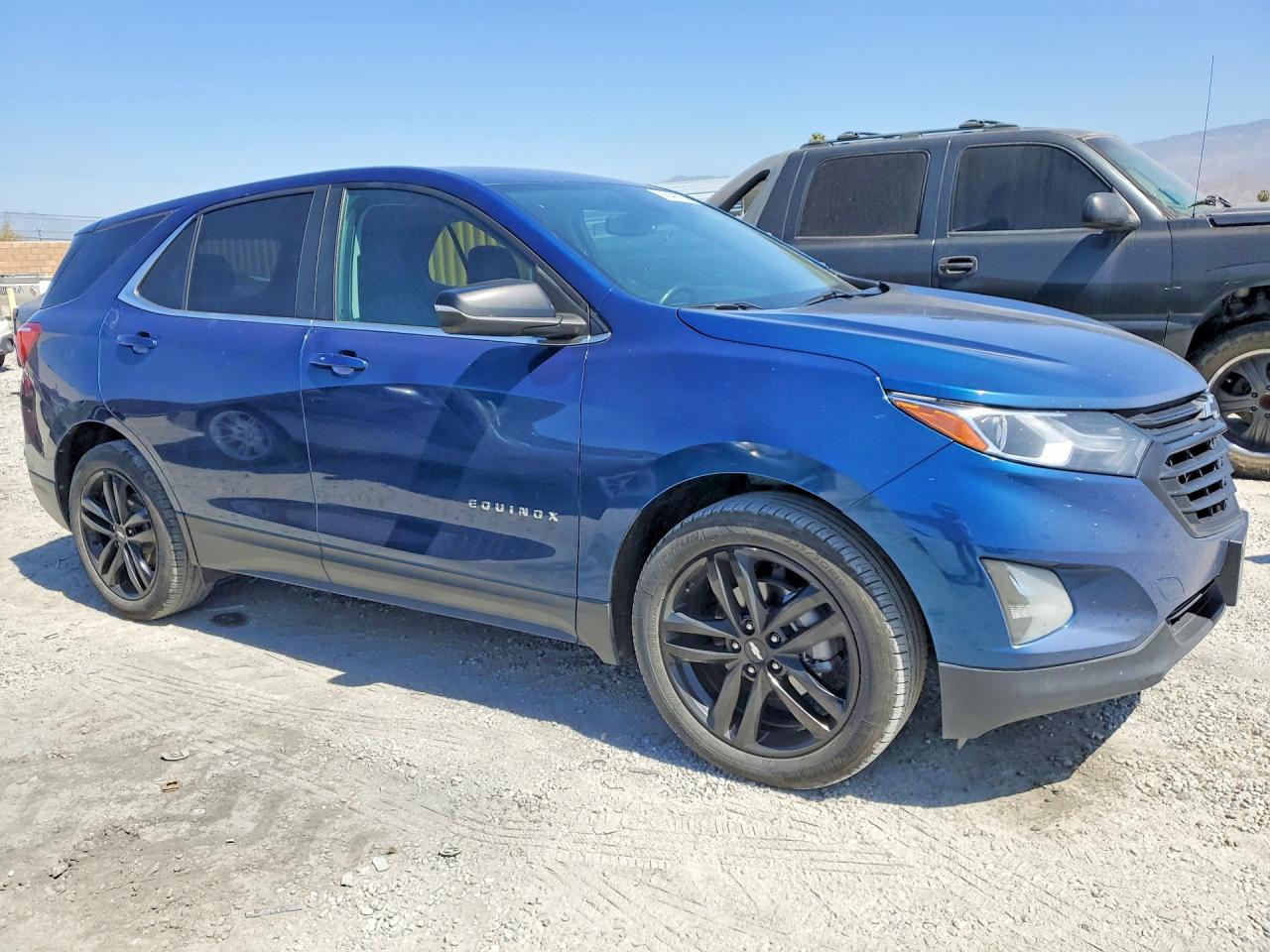 2021 CHEVROLET EQUINOX LT photo 4