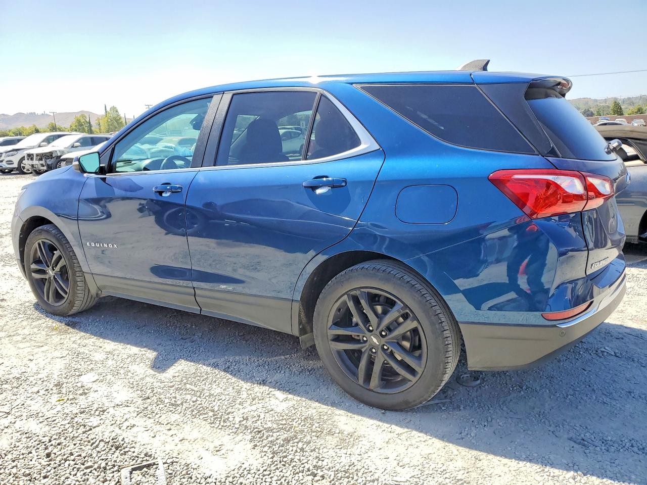 2021 CHEVROLET EQUINOX LT photo 2